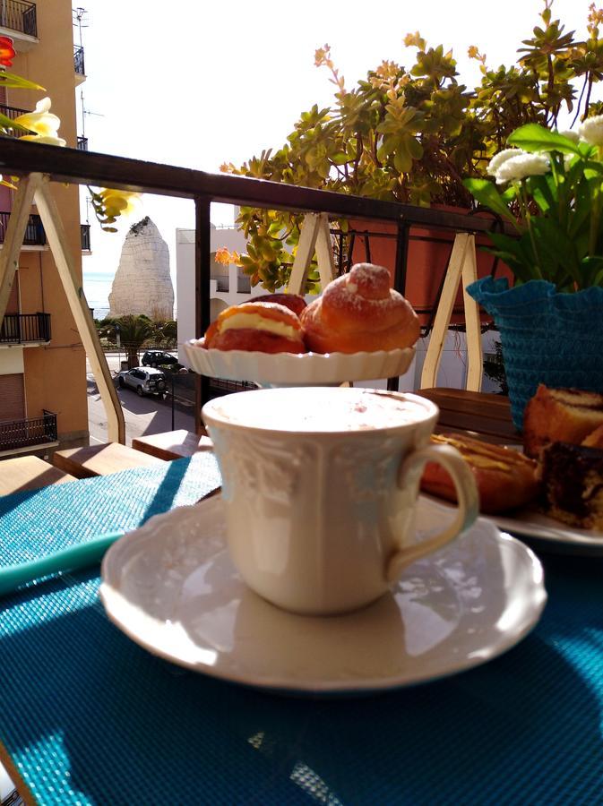 B&B Pizzomunno Vieste Bagian luar foto